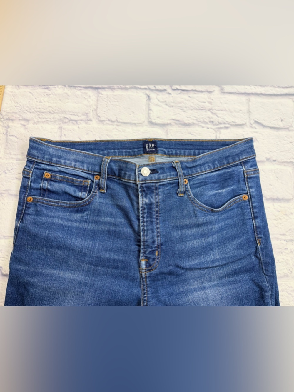 Gap Women’s “True Skinny” Jeans. Size 32. 90’s. CBK Aesthetic.
